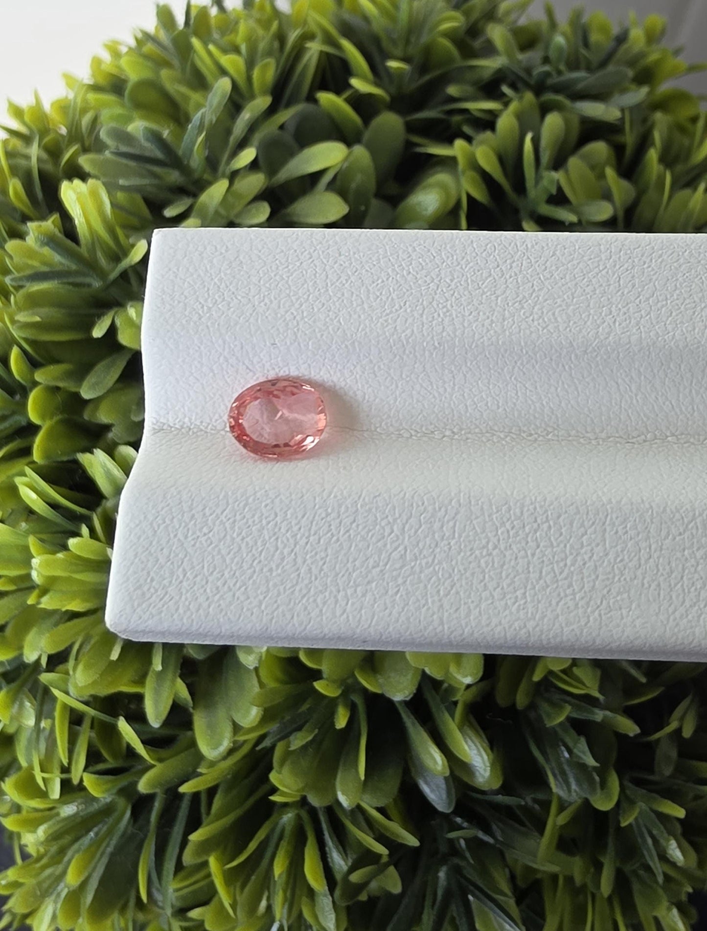 Natural Ceylon Padparadscha Sapphire – 1.05 ct Unheated Oval Cut (Sri Lanka)