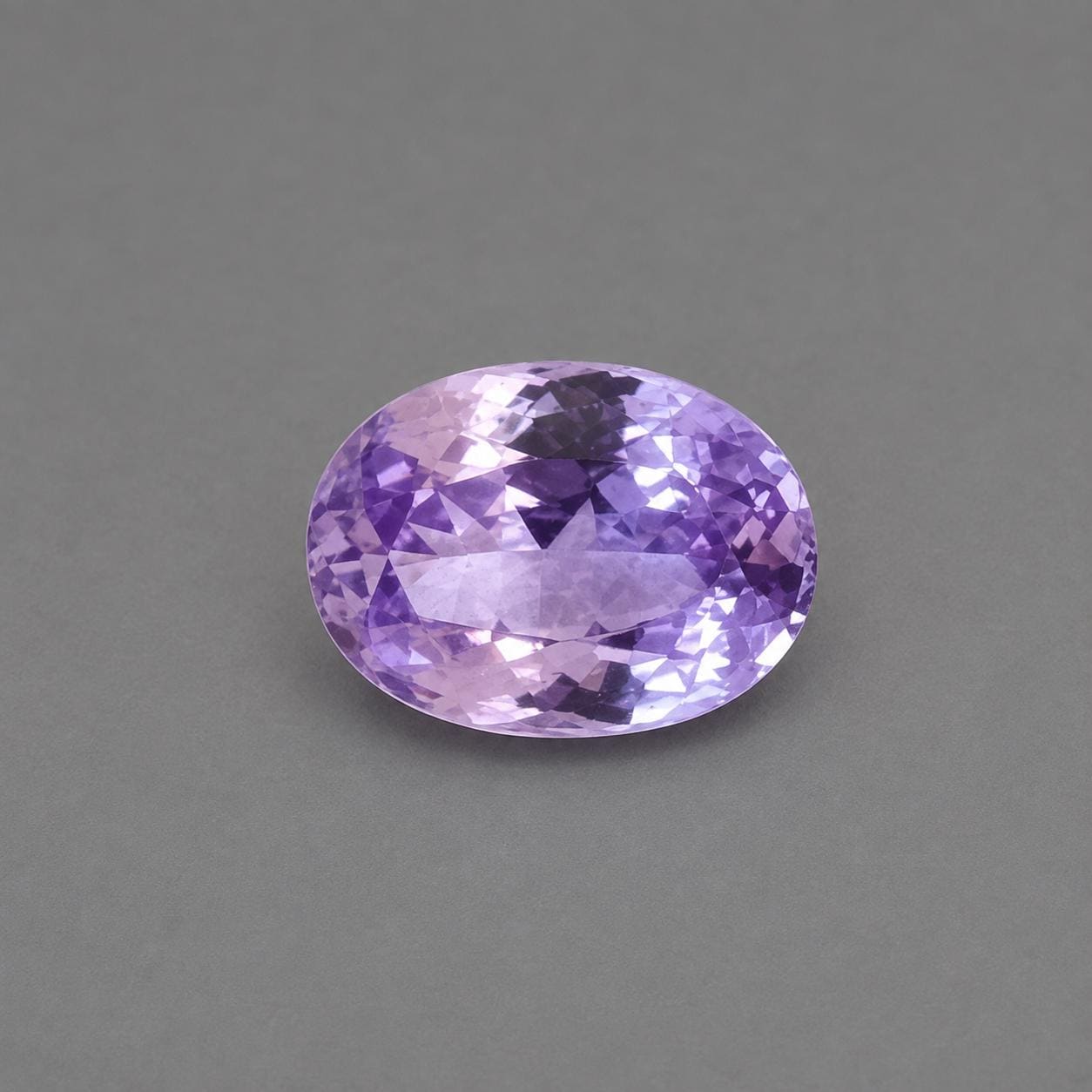 Oval Ceylon Sapphire: Pinkish-Violet Lavender, 1.31ct, Unheated, Untreated, Sri Lanka