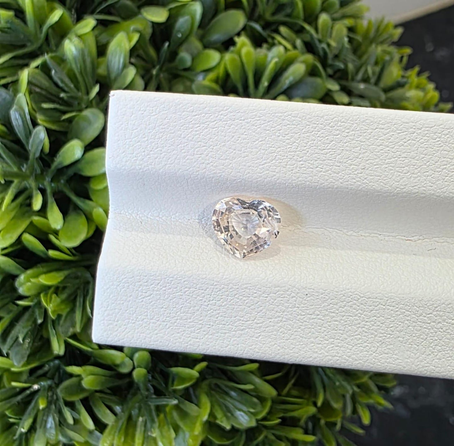 White Saphhire ( Colourless) : 1.73 crt, Non- Heated, Non-Treated, Heart Shaped Cut, 7.05x7.89x3.90 mm.