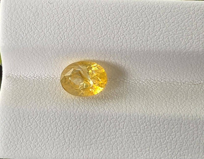 Natural Ceylon Yellow Sapphire: 2.47ct Vivid Oval Cut Gemstone (Unheated)