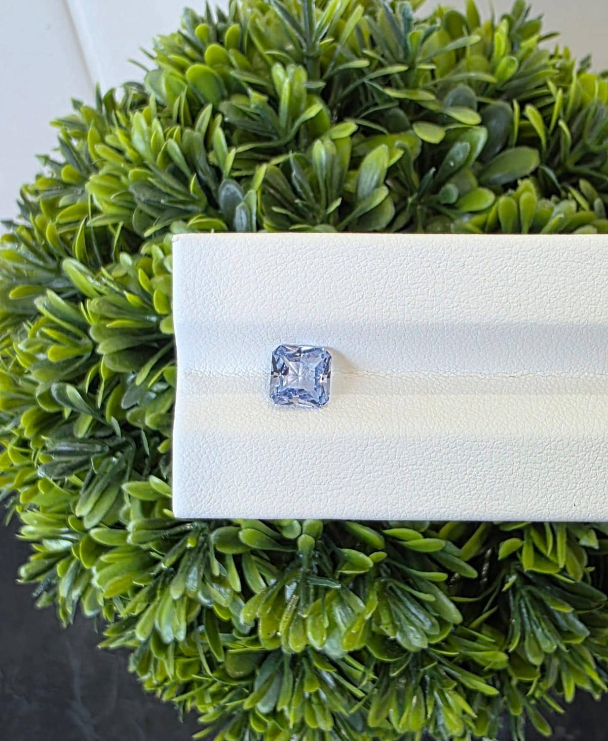 Natural Ceylon Blue Sapphire: 1.39ct Eye Clean Gemstone (Sri Lanka)