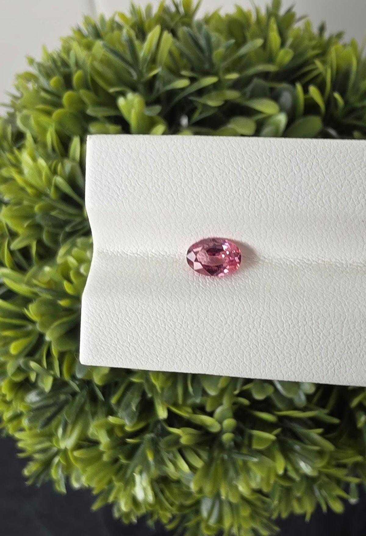 Ceylon Pink Spinnel : 0.82 crt, Non-Heated, Non-Treated, Oval Cut, 7.01 × 4.88 × 3.20 mm, From Sri Lanka.