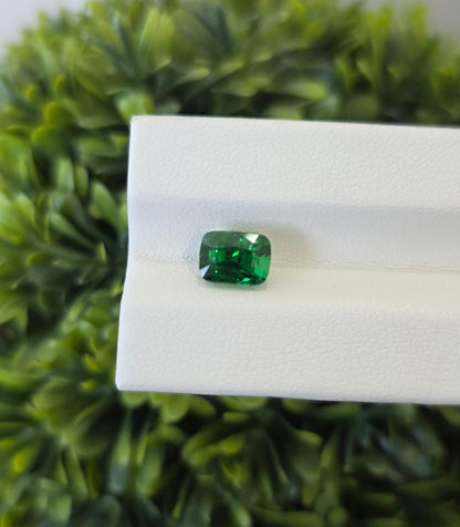 Natural Tsavorite Garnet: Vivid Green, Eye-Clean, Untreated (2.01 ct)