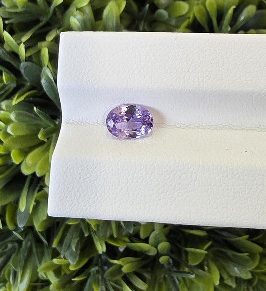 Oval Ceylon Sapphire: Pinkish-Violet Lavender, 1.31ct, Unheated, Untreated, Sri Lanka