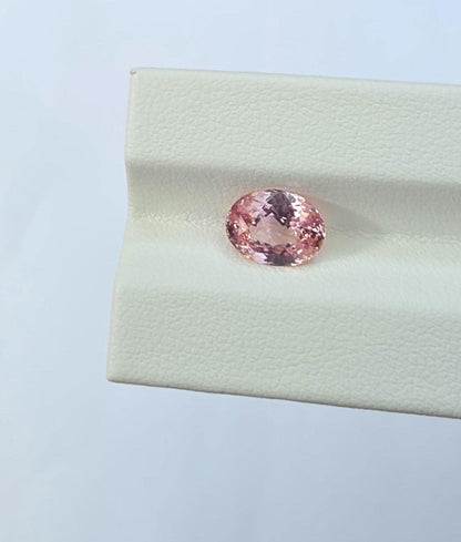 Ceylon Padparadscha Sapphire : From Sri Lanka Orangish Pink, 2.23 crt, Non-Heated, Non-Treated, Oval , 9.31 × 7.10 × 4.02 mm, Eye Clean