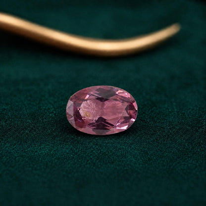Ceylon Purplish Pink Spinnel-From Sri Lanka, 1.63 crt, Non-Heated, Non-Treated, Oval Cut, 9.01x6.24x3.78mm