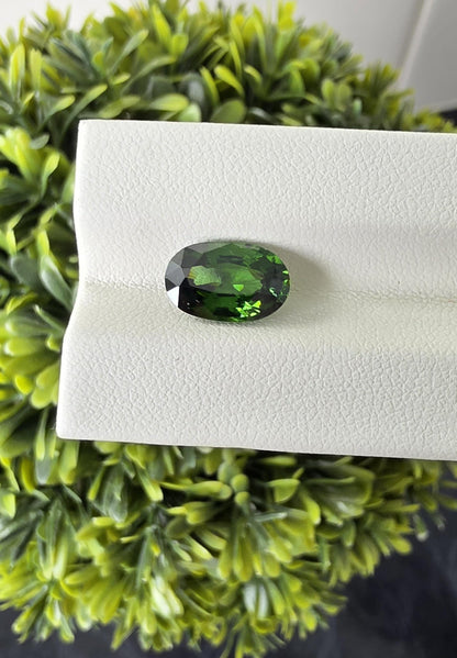 Ceylon Natutal Green Zircon: 3.72 crt, Non-Heated ,Non-Treated, 11.40 × 7.34 × 5.28 mm, Oval Shape, Eye Clean, From Sri Lanka.