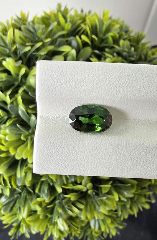 Ceylon Natutal Green Zircon: 3.72 crt, Non-Heated ,Non-Treated, 11.40 × 7.34 × 5.28 mm, Oval Shape, Eye Clean, From Sri Lanka.
