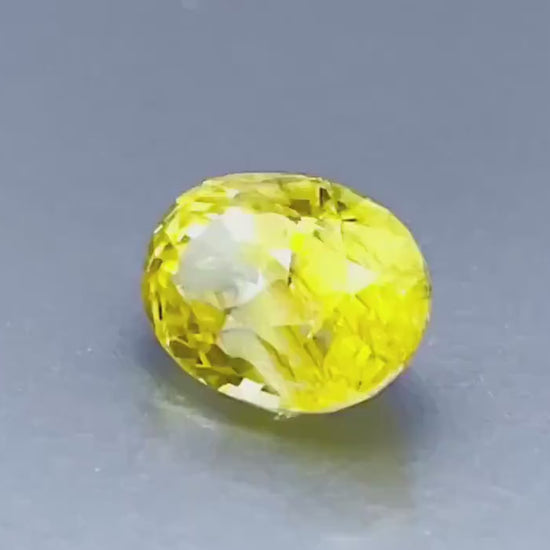 Natural Ceylon Yellow Sapphire: 2.47ct Vivid Oval Cut Gemstone (Unheated)