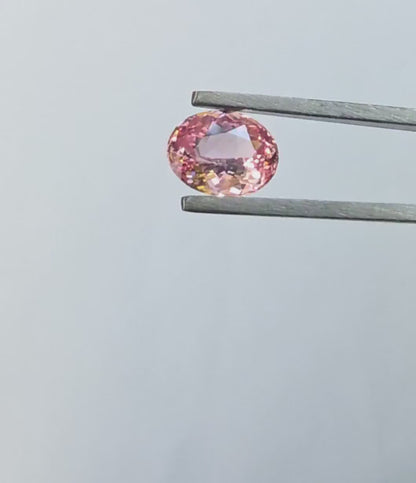 Ceylon Padparadscha Sapphire : From Sri Lanka; Orangish Pink, 2.23 crt, Non-Heated, Non-Treated, Oval , 9.31 × 7.10 × 4.02 mm, Eye Clean