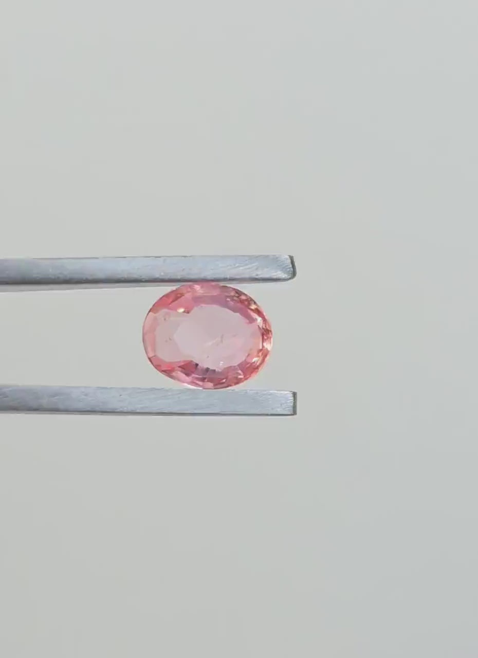 Natural Ceylon Padparadscha Sapphire – 1.05 ct Unheated Oval Cut (Sri Lanka)