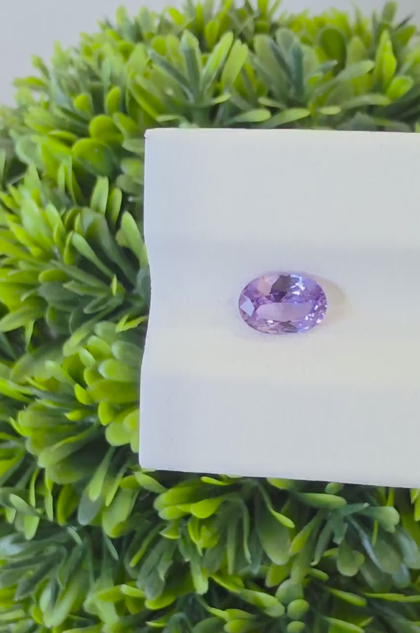 Oval Ceylon Sapphire: Pinkish-Violet Lavender, 1.31ct, Unheated, Untreated, Sri Lanka